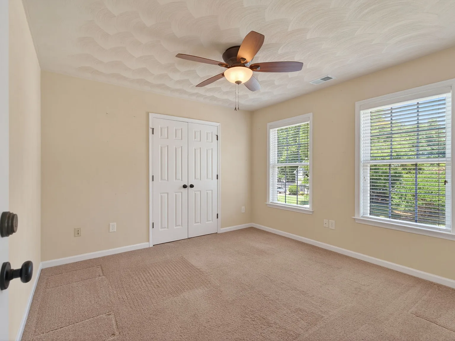 4 bed, 2.5 bath, 1989 sqft, $2,625 — Photo 3