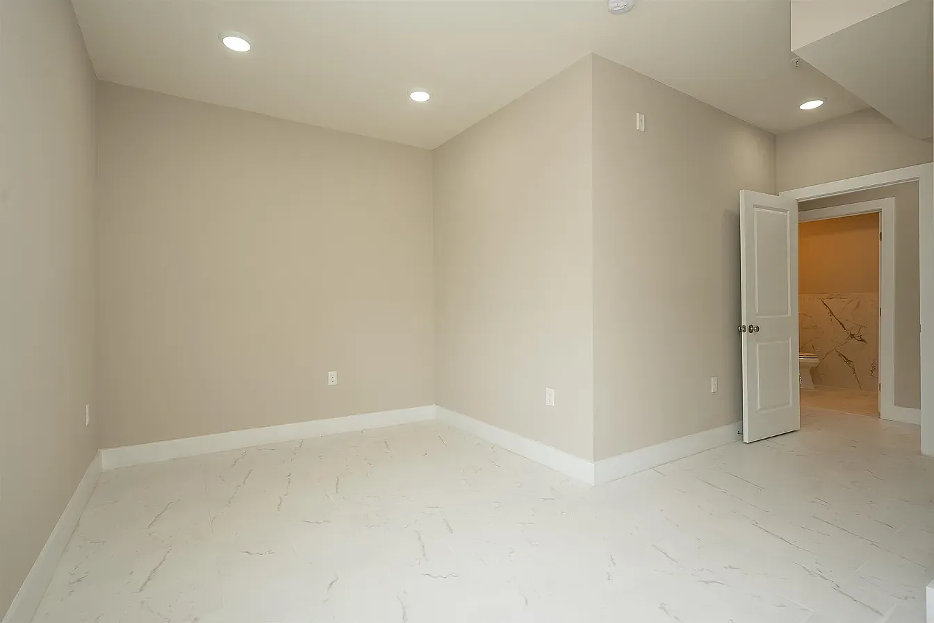242 Beacon Ave — Photo 4