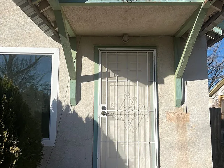 1110 W Grand Ave — Photo 11