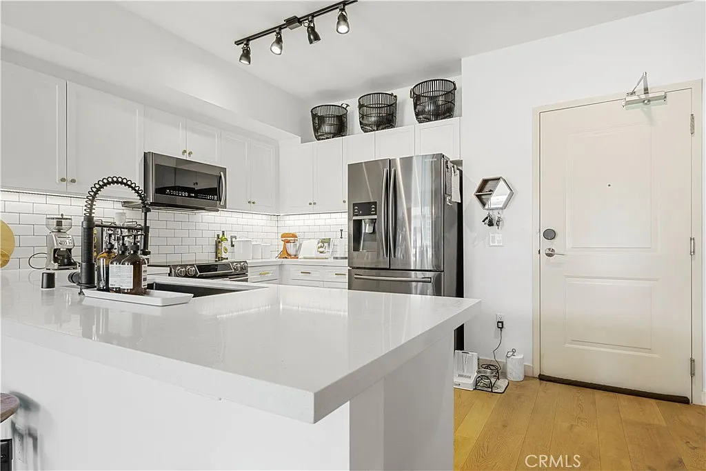12655 W Bluff Creek Dr — Photo 4