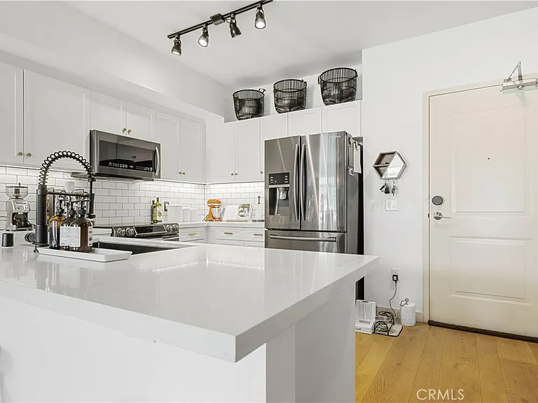 12655 W Bluff Creek Dr — Photo 4