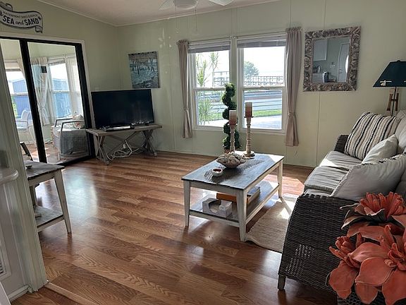 Natural Sunlight throughout the entire home~