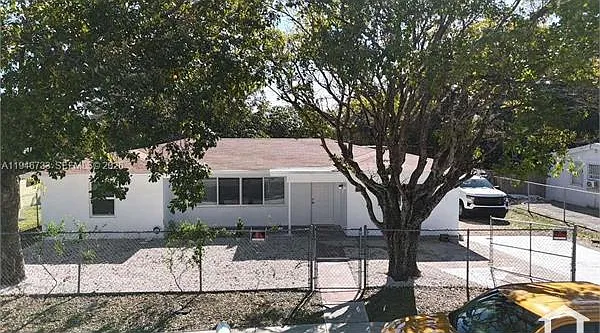 2036 NW 28th St — Photo 17