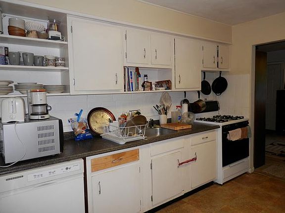 5th image of 42 Fairmount Ave