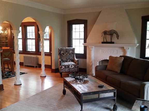 3rd image of 2719 N Avondale Blvd