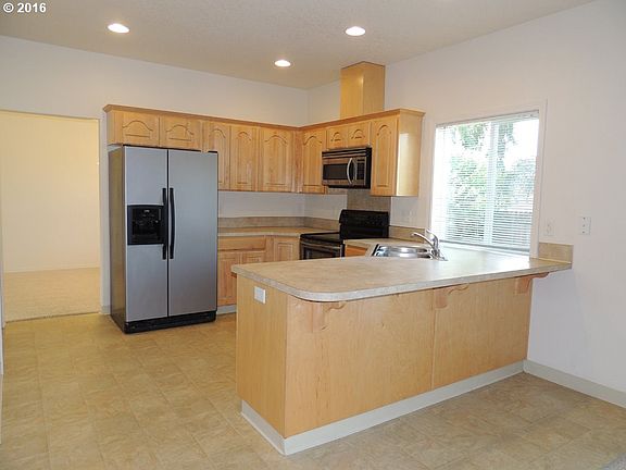 3rd image of 12705 NE 52nd Cir