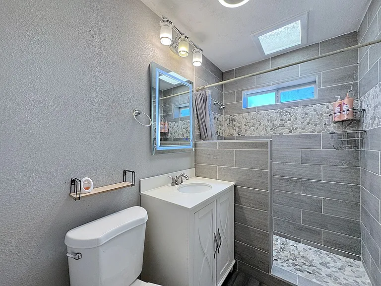 7816 Santa Monica Ct — Photo 14