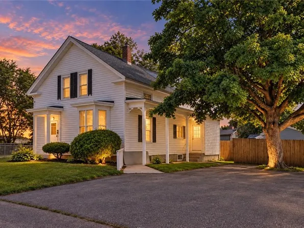 11 Faith St, East Providence, RI 02914