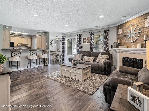 4th image of 2111 Waters Edge Dr #11B