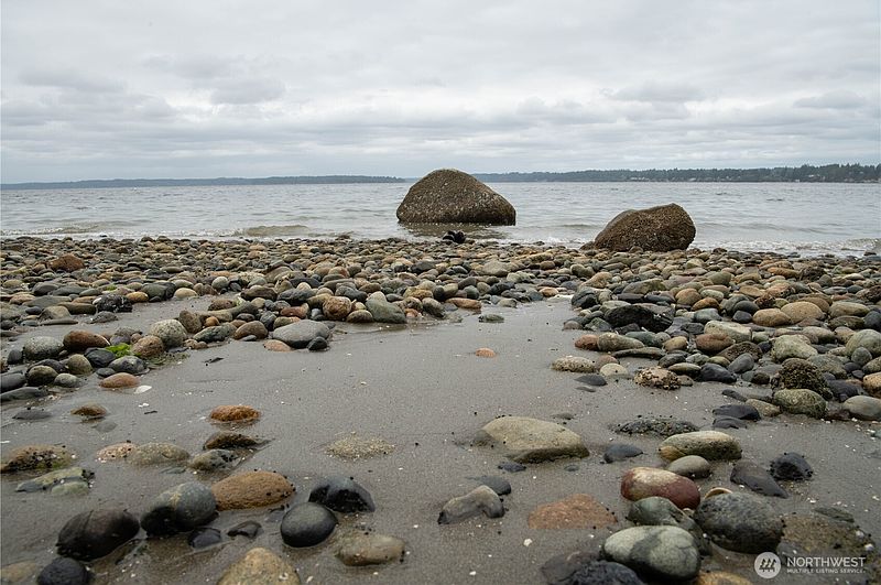 2nd image of 6206 Crescent Beach Road