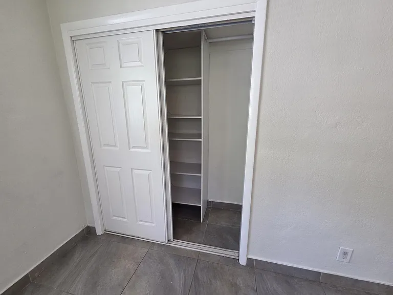 720 NE 2nd St #2 — Photo 8