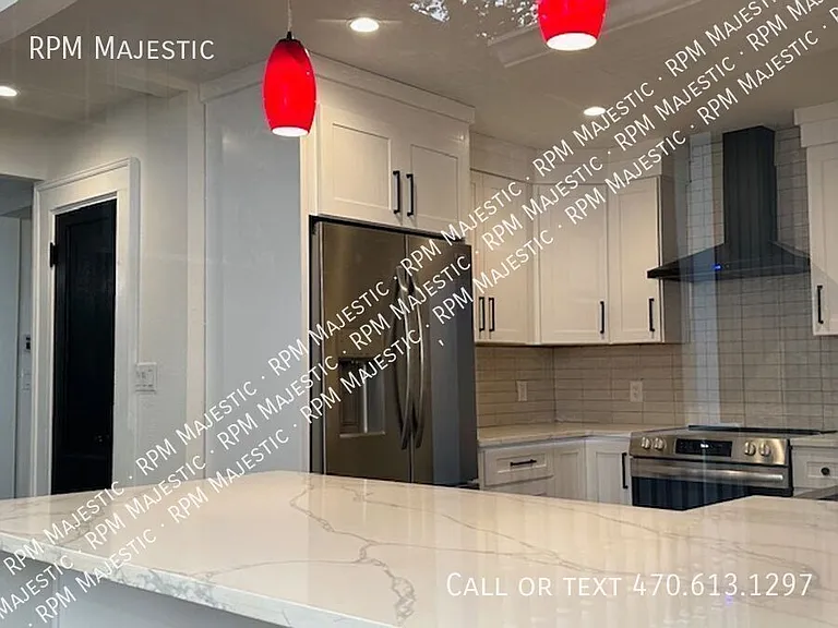 1134 Donnelly Ave SW — Photo 6