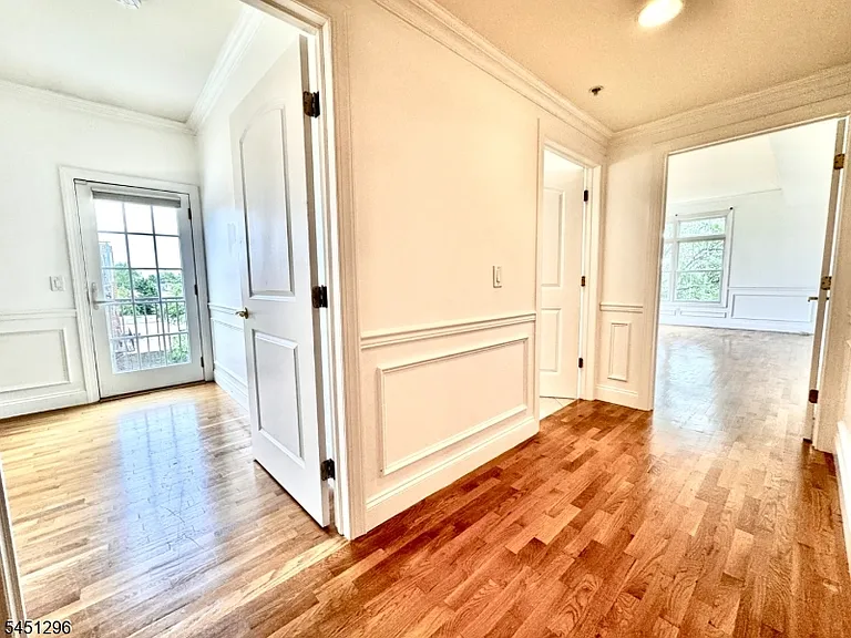 1677 Springfield Ave #13 — Photo 17