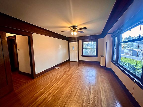 4th image of 368 Carroll Park E APT A