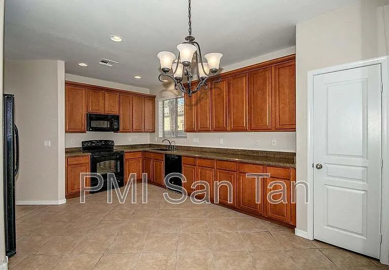 21319 E Alyssa Rd — Photo 2