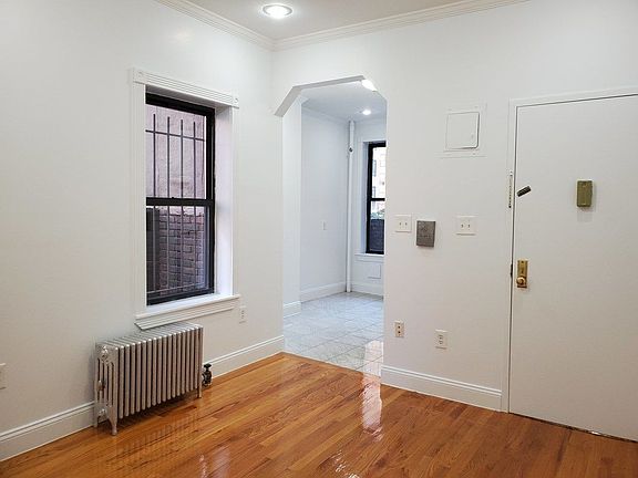 3rd image of 225 W 15th St #5C