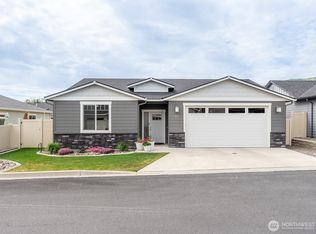 222 Pershing Cir, Wenatchee, WA 98801