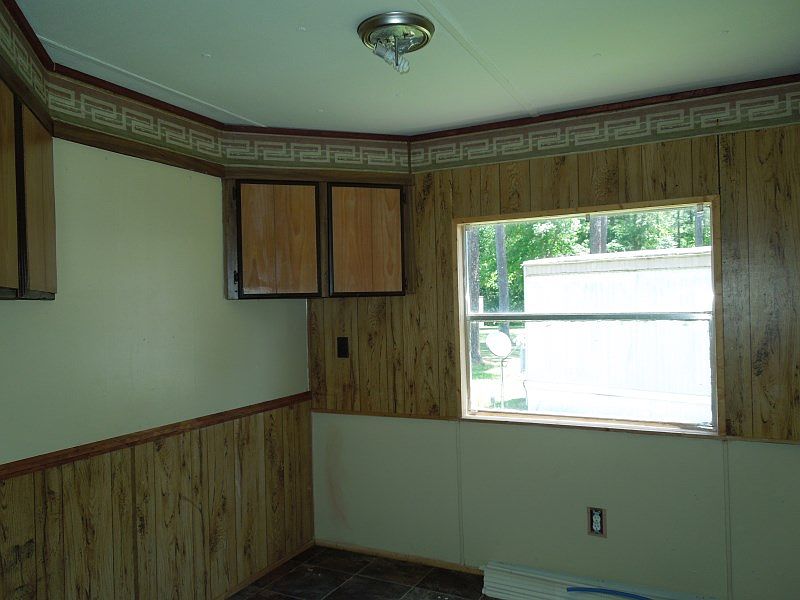 1st image of 864 E Denman Ave