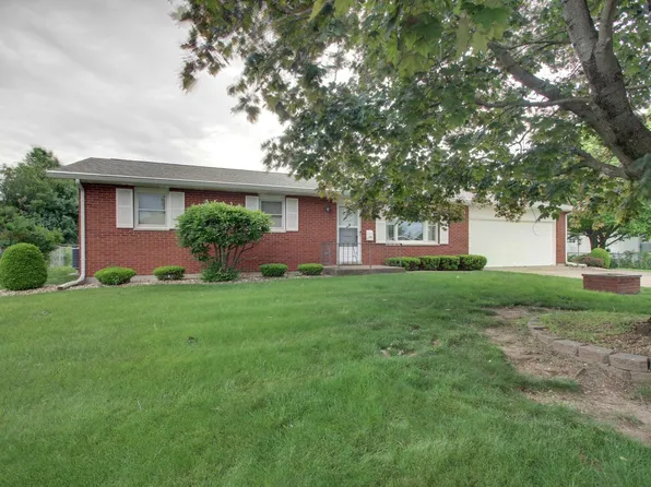 2816 N 11th St, Quincy, IL 62305