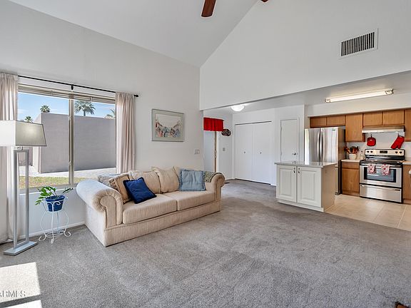 3rd image of 1535 N HORNE -- #81