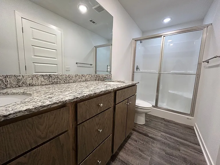 325 Westbrook Ct — Photo 9