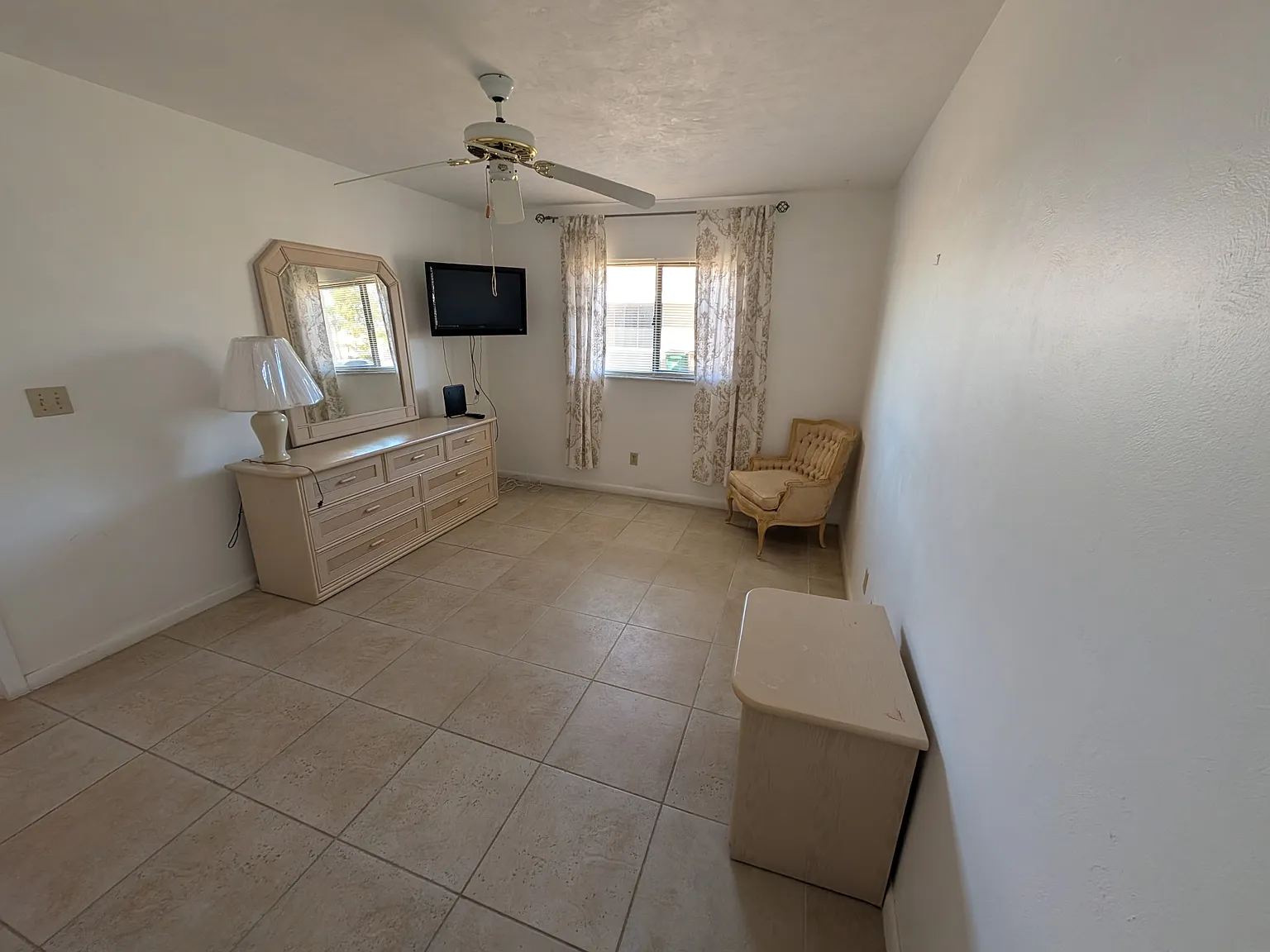 2 bed, 905 sqft, $1,399 — Photo 3