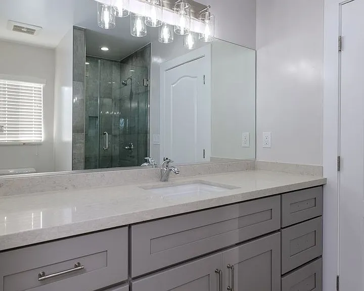 783 E Grand Ave — Photo 20