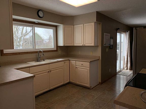 5th image of 3726 Columbine Ave