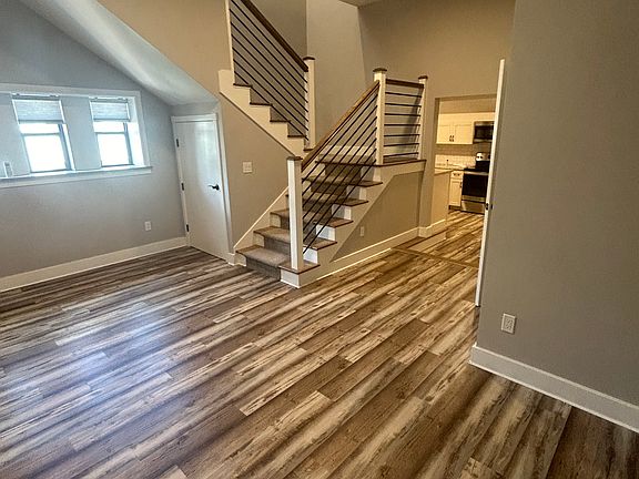 5th image of 18 Spruce St #302