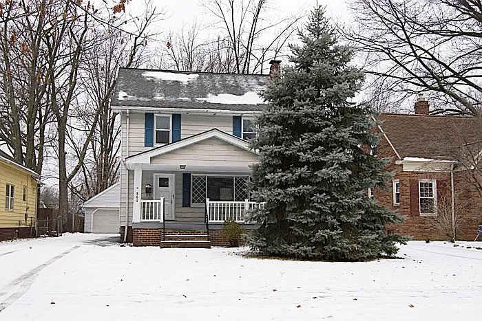 864 Englewood Rd photo 1