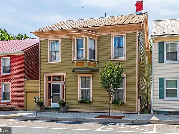 3rd image of 122 E Main St