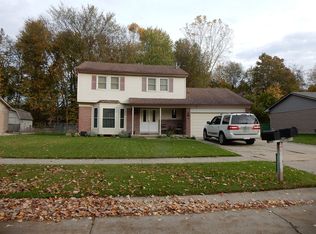 34335 Lakewood Dr, Chesterfield, MI