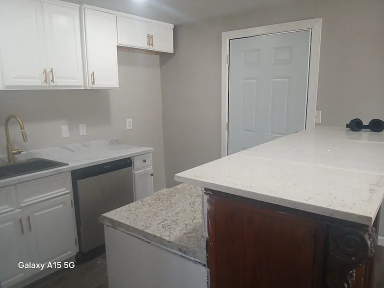 4339 W 8th St — Photo 15
