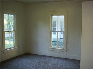 3rd image of 1301 Kinzy St