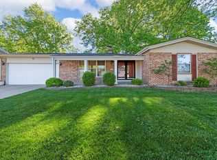 416 Iron Warrior Ln, Ballwin, MO