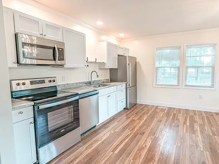 304 Kidder St — Photo 9