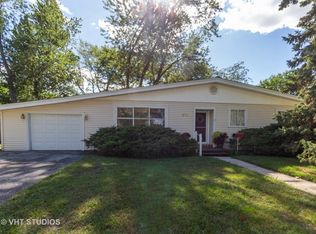 613 E Macarthur Dr, Palatine, IL 60074