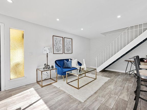 3rd image of 198 Coy Dr APT 2