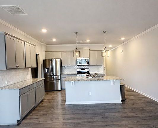 4th image of 766 Woodstock Grove Dr
