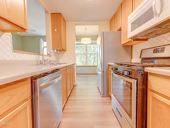 3rd image of 2825 White Thorn Cir