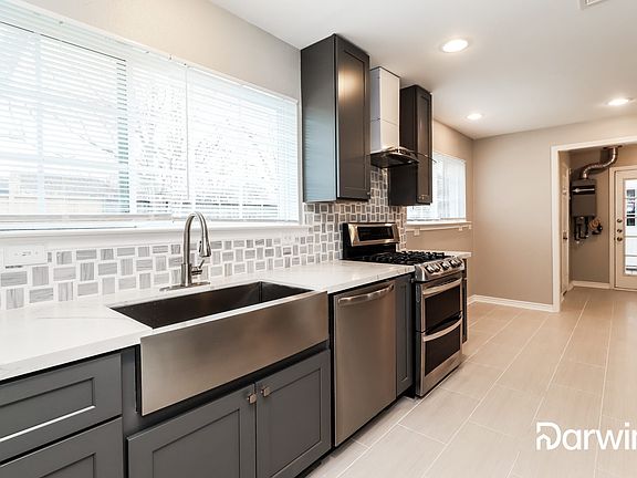 4th image of 10934 Meadow Lake Ln