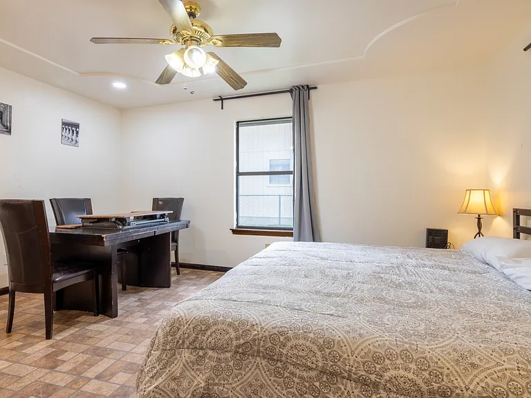 2202 Oxford Blvd — Photo 10
