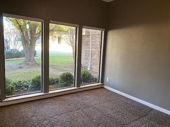 5th image of 207 Oak Hill Dr