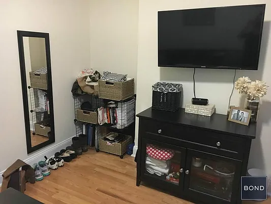 Rented by Bond New York | media 27