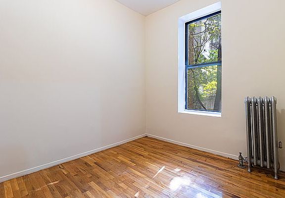 5th image of 28 Macombs Pl APT 19