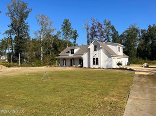 143 Fallen Oak Dr, Brandon, MS 39047