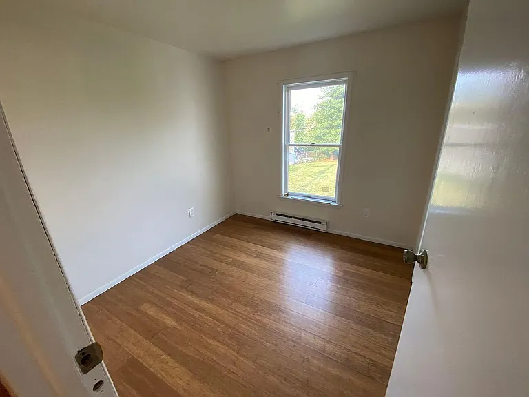 316 Littleton Ave — Photo 6