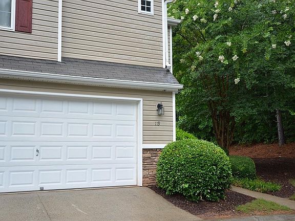 5th image of 119 W Oaks Ct