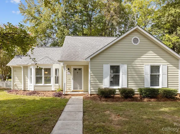 6401 Calliope Ct, Charlotte, NC 28227