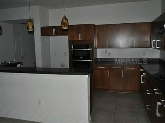 5th image of 517 Seaside Cove St